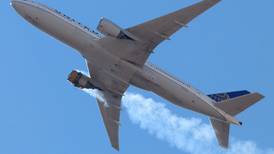 Boeing inmoviliza toda su flota equipada con un motor involucrado en un incidente de avión en Colorado