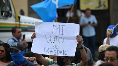 Continúa la crisis en Guatemala: Ciudadanos realizan bloqueos de carreteras para exigir el cese de la persecución electoral