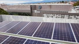 ​​Más empresas generan su propia energía mediante paneles solares