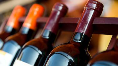 Envíos de vino embotellado cayeron en 2022 ante complicado comercio global