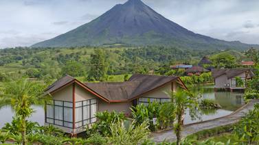 Historias de reactivación: Hotel Montaña de Fuego hospedó a empleados que no podían pagar alquiler y desarrolló un nuevo producto turístico 