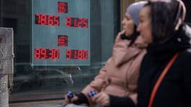 Rusia adopta una lista de países “hostiles” a los que reembolsará sus deudas en rublos