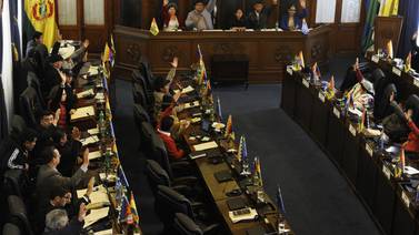 Senado aprueba nuevas elecciones en Bolivia, sin Morales