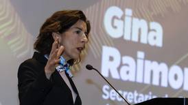 Gina Raimondo, secretaria de Comercio de EE.UU.: “La hoja de ruta de semiconductores pone a Costa Rica en el liderazgo”