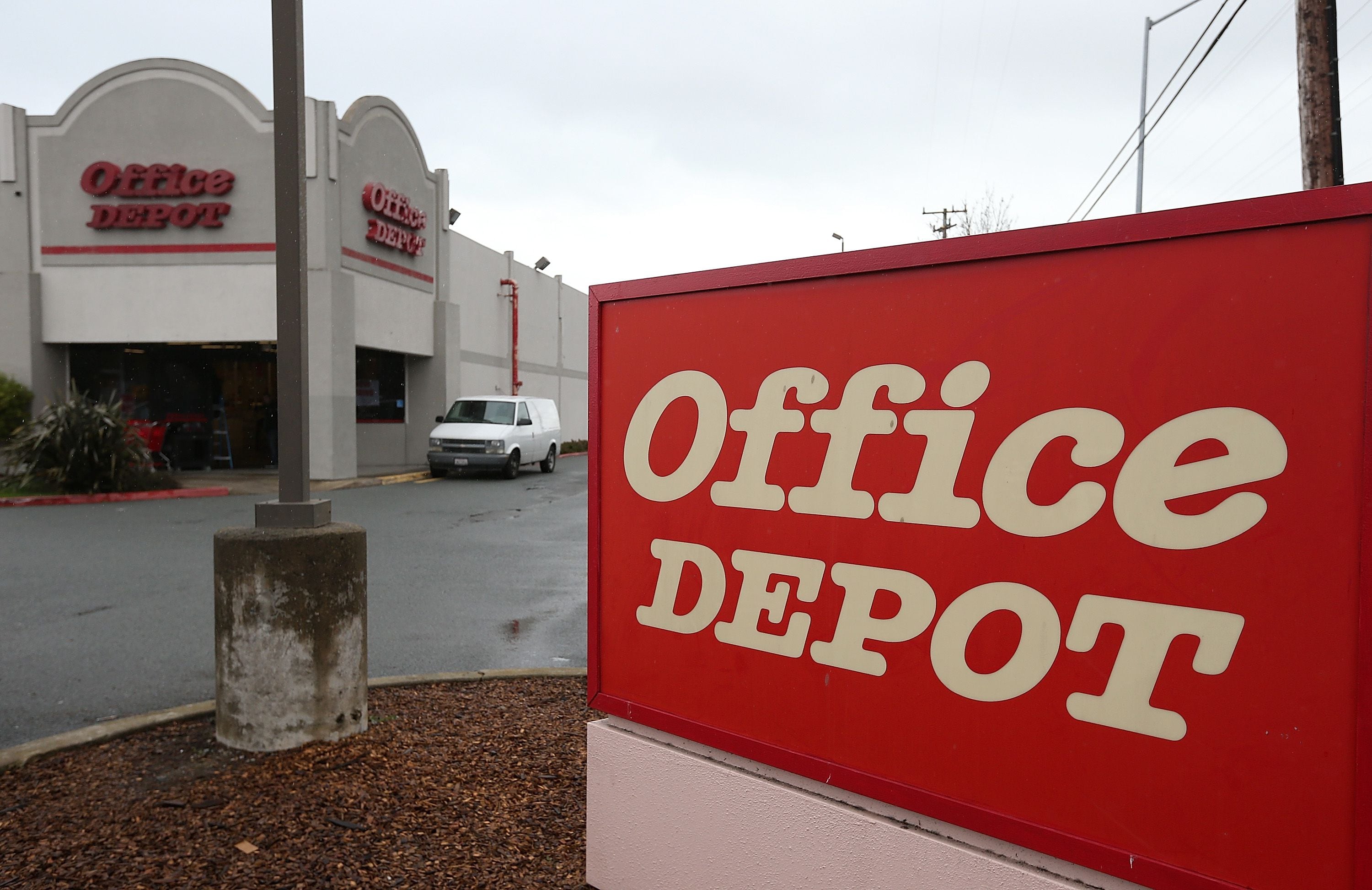 OfficeMax y Office Depot se fusionan | El Financiero