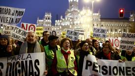 España avanza con prudencia en sus impopulares medidas para reformar el sistema de pensiones