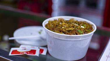 ¿Medio o entero para llevar? Sustitución de envases plásticos reta a los restaurantes de comida china