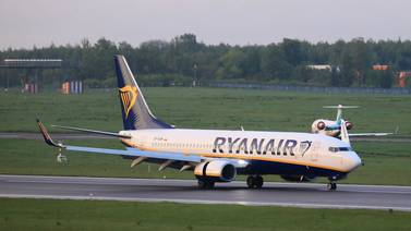 Ryanair vuelve a tener las ganancias esperadas gracias a que los pasajeros siguen viajando pese al aumento de precios de los boletos