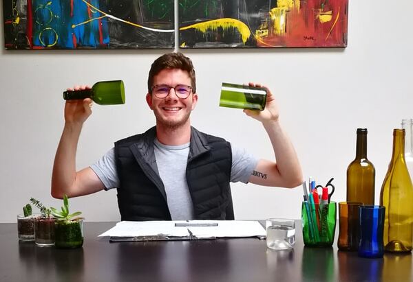 el convierte botellas de vidrio