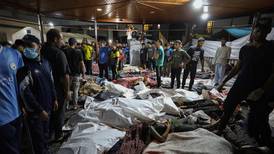 Fuente europea de inteligencia afirma que bombardeo a un hospital de Gaza dejó “decenas” y no centenas de muertos