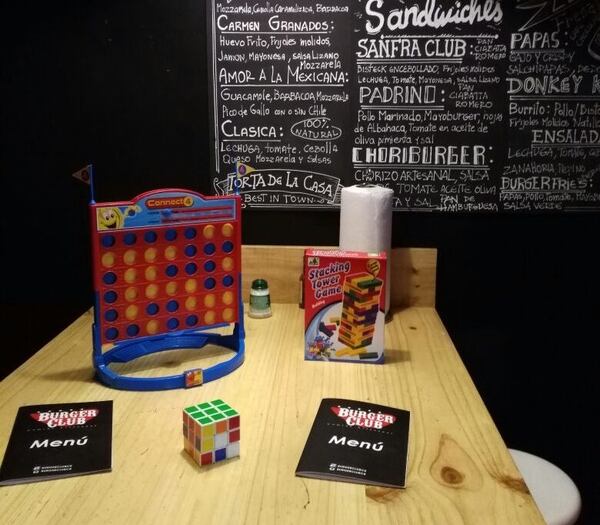 Este Restaurante Entretiene A Sus Clientes Con Juegos De Mesa En Lugar De Televisores Y Wifi El Financiero
