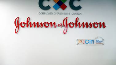 Johnson & Johnson condenada a pagar $572 millones en juicio por opioides en EE. UU. 