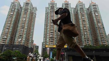 Gigante inmobiliario chino Evergrande vuelve a cotizar en la bolsa y sus acciones suben 28%