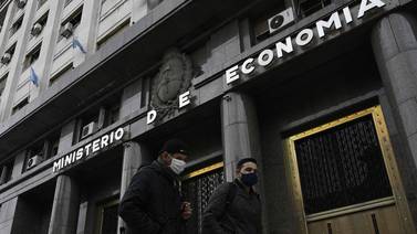 Argentina y sus acreedores inmersos en duro pulso ante vencimiento de plazo de canje, ninguna de las partes da el brazo a torcer