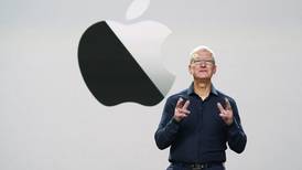 El jefe de Apple se embolsó casi $100 millones en 2021