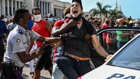 Por videos, pedradas y botellazos, Cuba da condenas de hasta 30 años a manifestantes