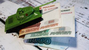 Rusia paga en rublos una deuda contraída en dólares en medio de temores por default