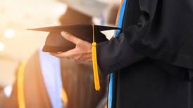 ¿Cuál fue el campo de educación técnica que más graduados registró en 2021? 