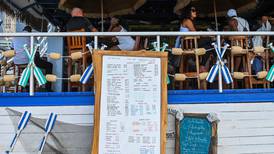Reapertura de restaurantes en Cuba levanta críticas por altos precios