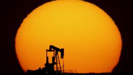Perspectivas de Moody’s sobre el petróleo incluyen volatilidad y presiones sobre el precio en el 2022