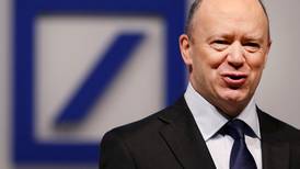 Deutsche Bank remueve a su CEO con millonaria indemnización