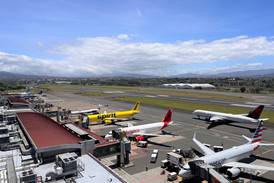 ¿Cuáles son los principales retos de Costa Rica en materia de aviación? Impuestos que pagan tiquetes aéreos están bajo la lupa