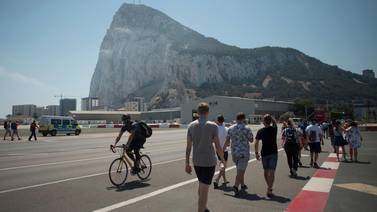 Gibraltar apuesta a una vacunación masiva y se despide de las restricciones