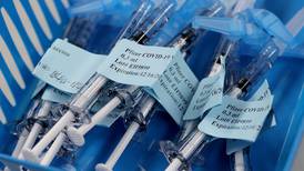 La Unión Europea pide “transparencia” a empresas sobre los retrasos de vacunas anti COVID-19