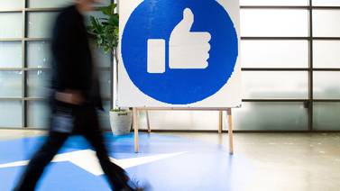 Potenciales riesgos para niños pueden ser la línea roja en la batalla por regular a Facebook