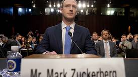 Los escándalos que envenenan a Facebook: pirateo, datos, manipulación rusa
