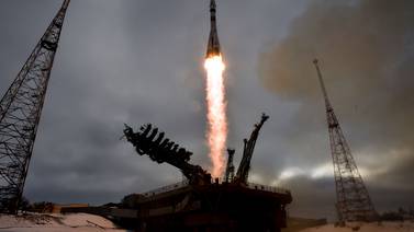 Rusia y Estados Unidos envían astronautas a la Estación Espacial en medio de tensiones por Ucrania