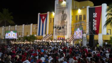Cuba debate su Constitución en el aniversario del nacimiento de Fidel Castro