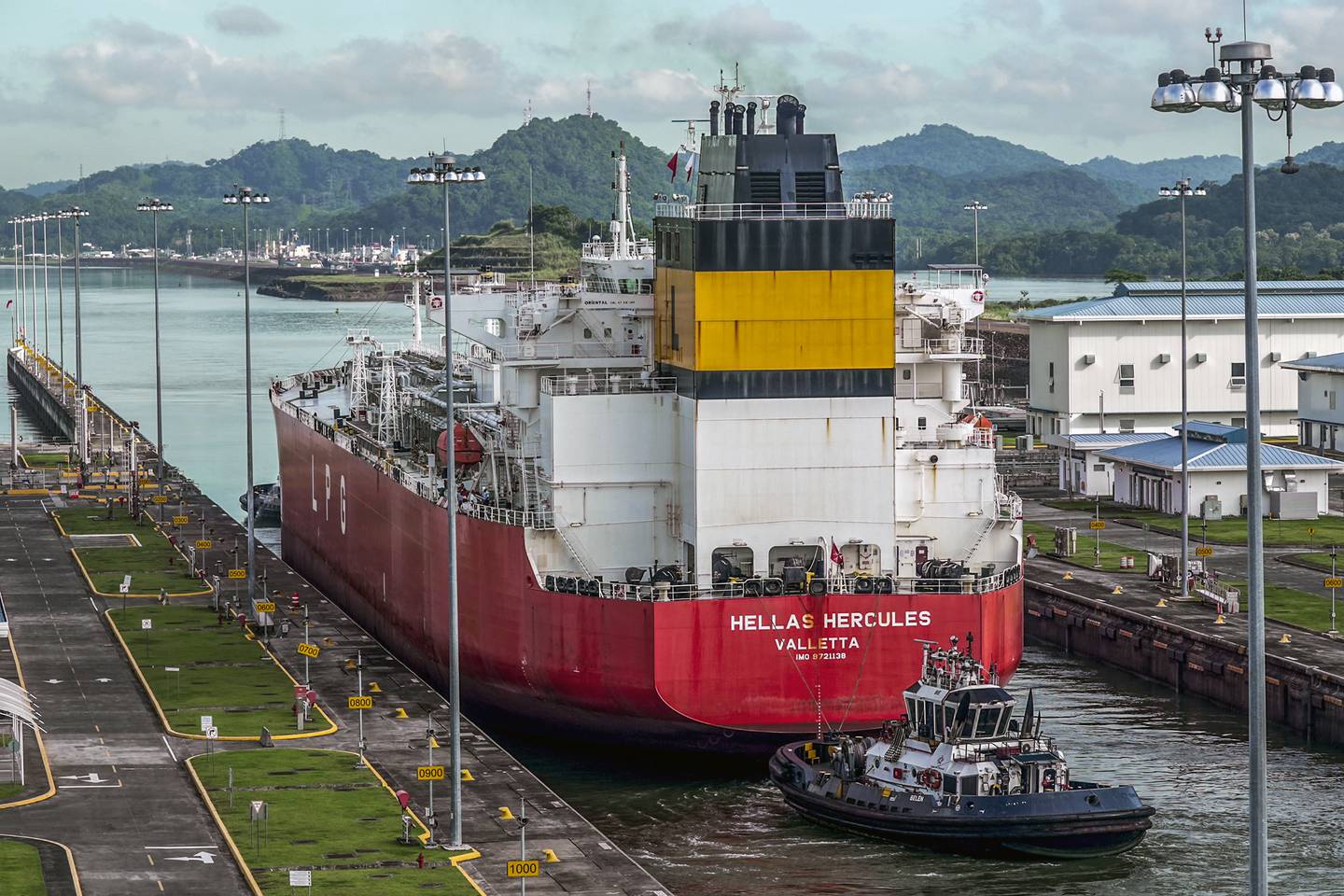 Canal de Panamá con restricciones por escasez de agua