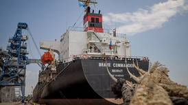 Ucrania vuelve a exportar granos pero Rusia pone en duda continuidad del acuerdo