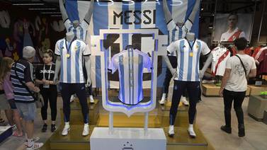 La camiseta de Argentina con sus tres estrellas: todos la quieren, pero pocos la consiguen