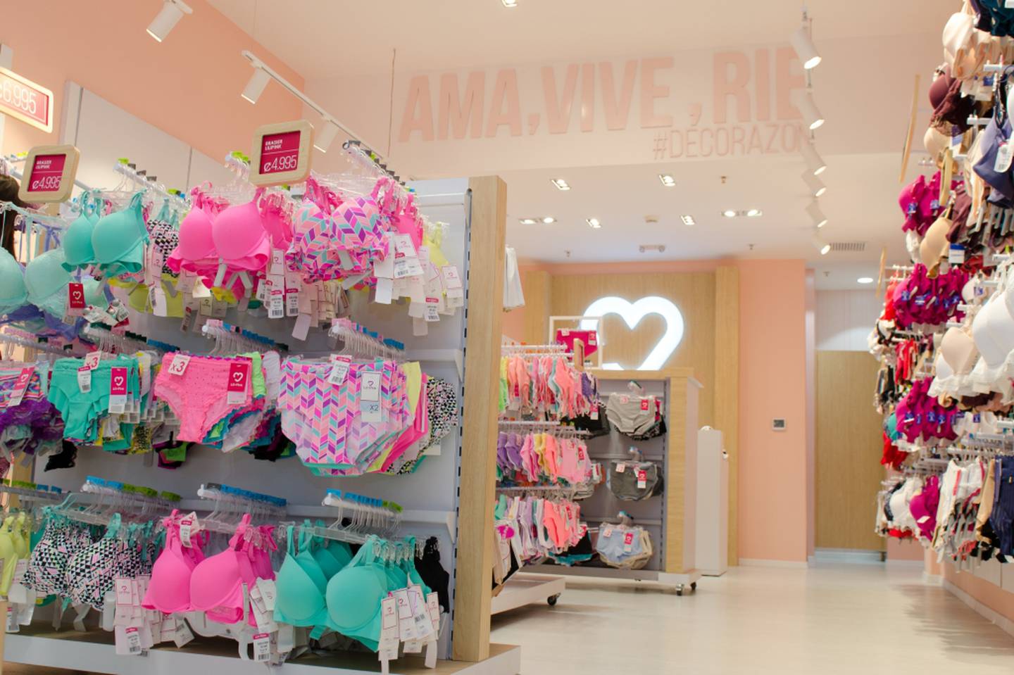 Firma colombiana Lili Pink se expande en Costa Rica con tiendas en  Multiplaza Escazú y Lincoln Plaza | El Financiero
