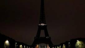 París apagará sus monumentos por las noches para ahorrar energía