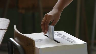 Campaña electoral tendría más partidos que nunca, pero solo un 51% de población está “decidida” a votar