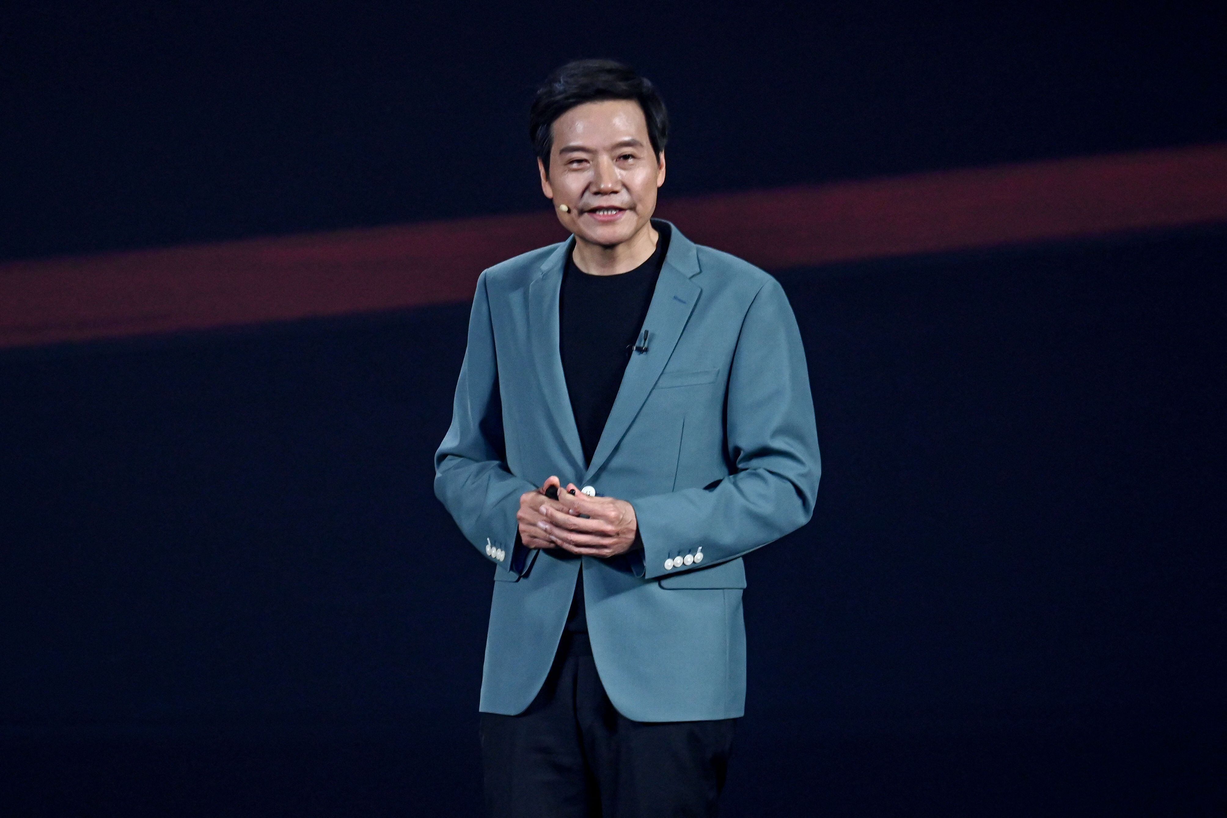 El modelo básico costará cerca de $30.000, dijo el presidente de la compañía, Lei Jun, en una conferencia de prensa de lanzamiento en Pekín.(Foto: Micheal Zhang / AFP)