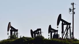 Precio del petróleo se derrumba por temor a la recesión en EE.UU. 