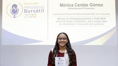 Mónica Cerdas, periodista de ‘El Financiero’, gana el premio de Periodismo Bursátil de la Bolsa Nacional de Valores
