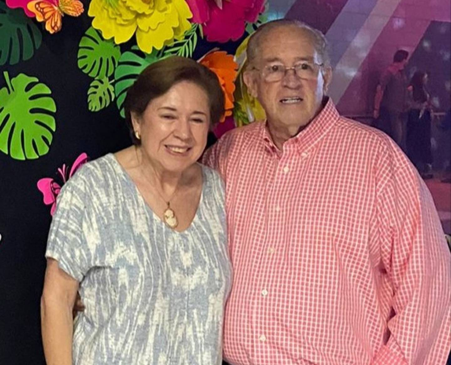 Jimmy Music junto a su esposa Marcela, a quien conoció en el salón de patines durante los años sesenta.
