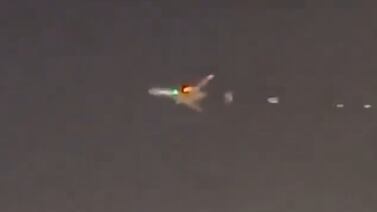 Más problemas: un Boeing 747 de carga aterriza de emergencia en Miami con fuego en uno de sus motores