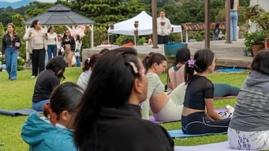 ¿Hay negocio en los espacios para hacer amigas? Así funcionan los eventos dirigidos a mujeres en Costa Rica