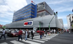 Sí a la privatización, pero con apertura de mercados