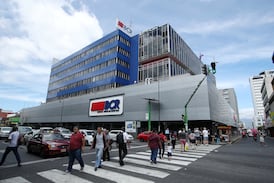 Sí a la privatización, pero con apertura de mercados