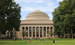 Embajada de Estados Unidos en Costa Rica abre convocatoria de becas completas: así puede concursar