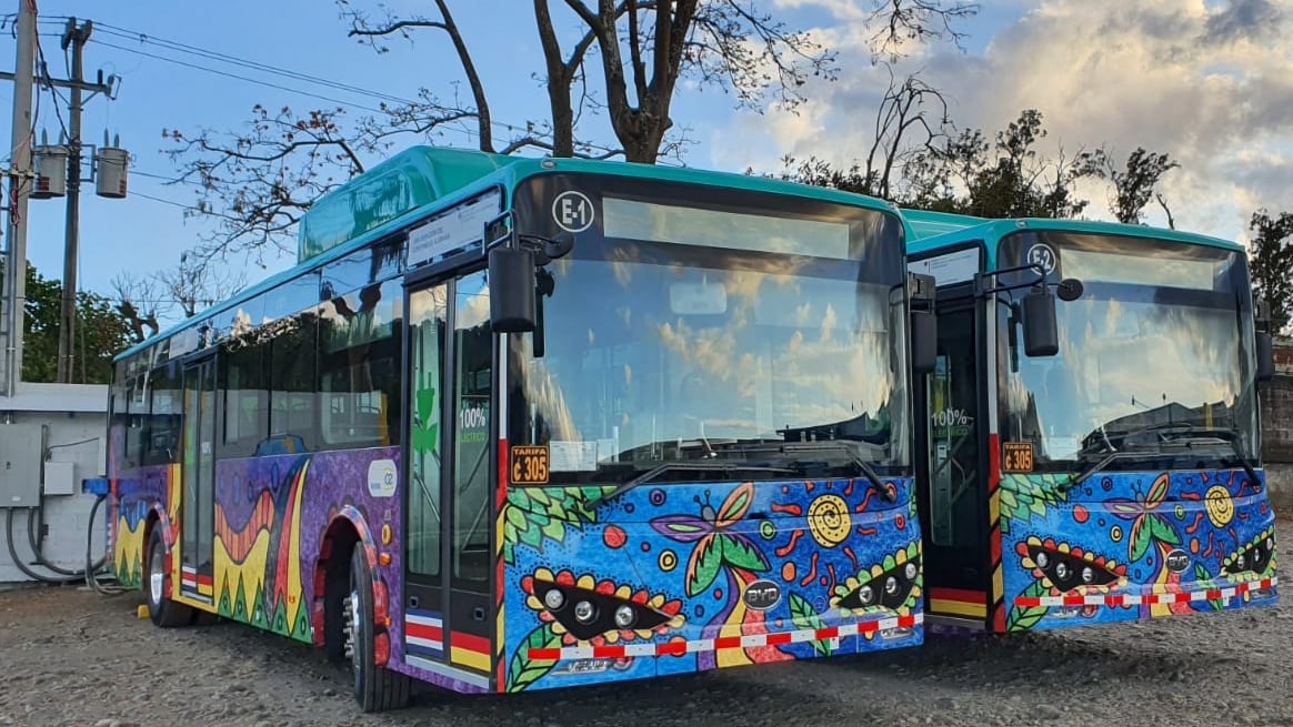La empresa de buses Grupo Auto Transportes Desamparados (Grupo ATD) quedó como loca de la felicidad después de probar por cuatro meses los buses eléctricos, tanto así que no tendrían ningún problema de cambiar la mayoría de su flota de buses de diésel