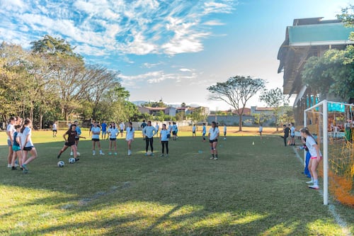 Excelencia académica y deportiva brillan en Pan-American School