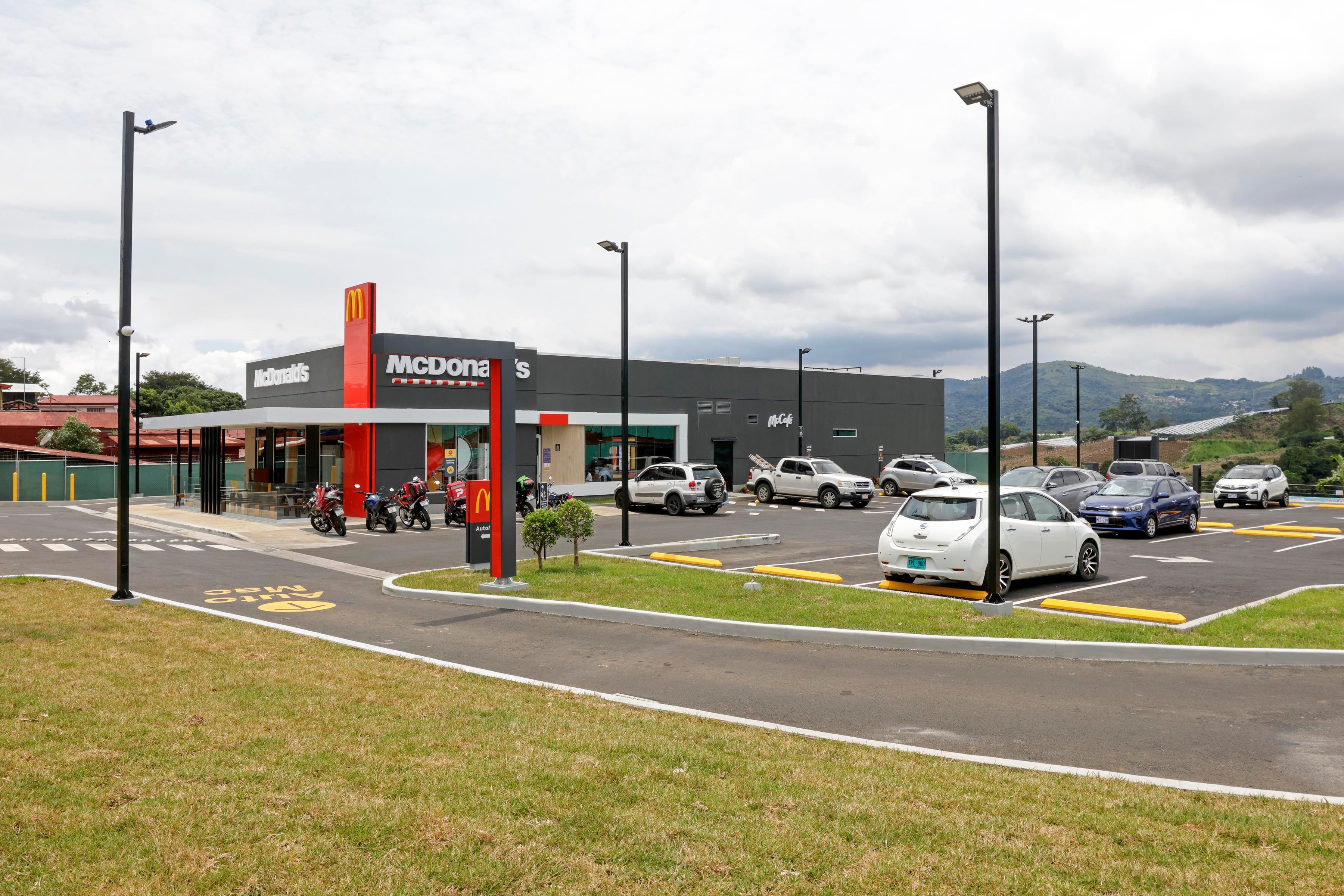 McDonald's inaugura nuevo local en Grecia, Alajuela
